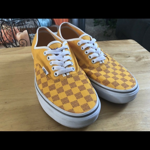 Vans™️ Authentic & Rare “People Powered” Design.